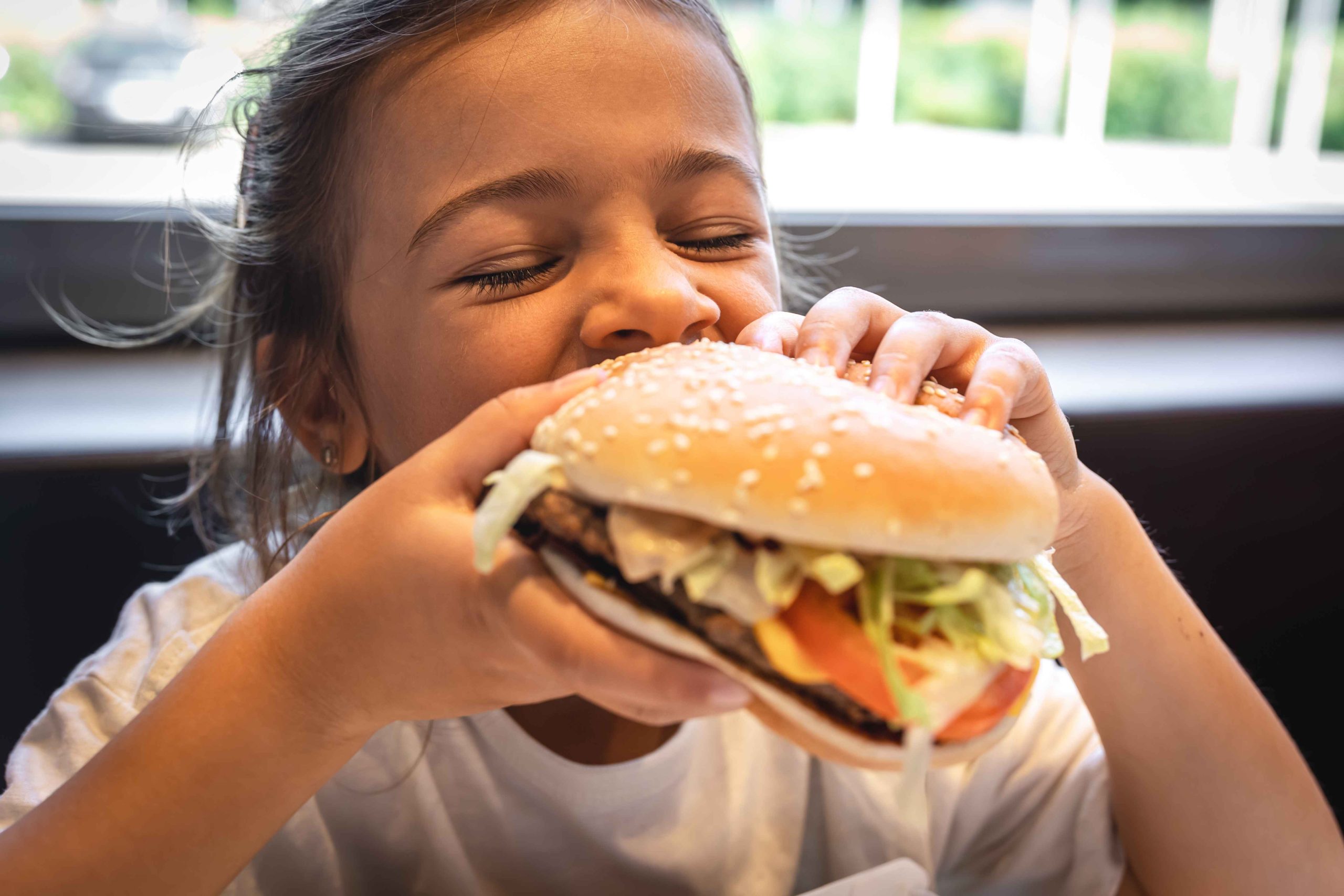 Read more about the article The Impacts of Fast Food on Your Health and Skin!